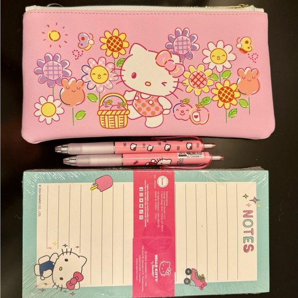 Hello Kitty Set Zipper Pencil Pouch 2 Notepads 2 Pens by Sanrio - Picture 2 of 8